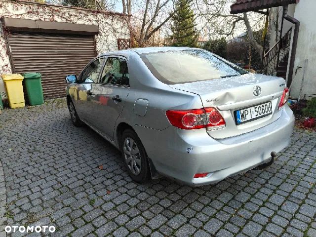 Toyota Corolla - 4