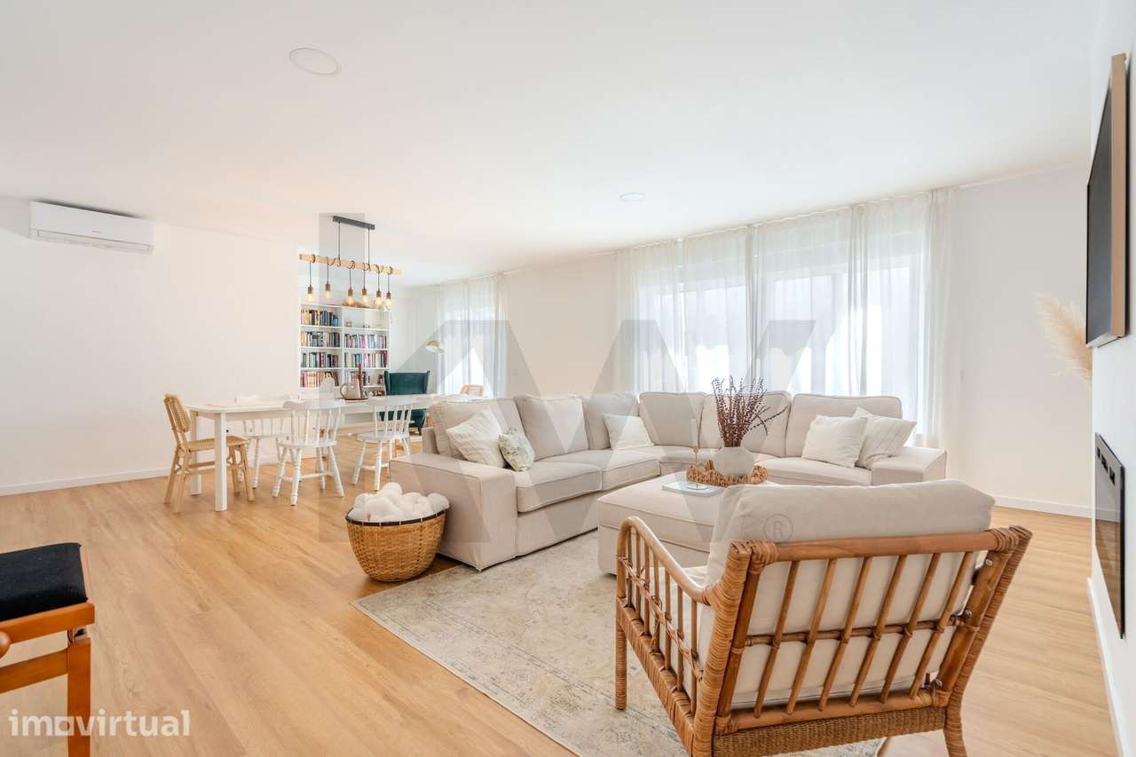 Duplex T3 Renovado no Montijo: Onde o Design Moderno encontra o Pôr do - Vista 5
