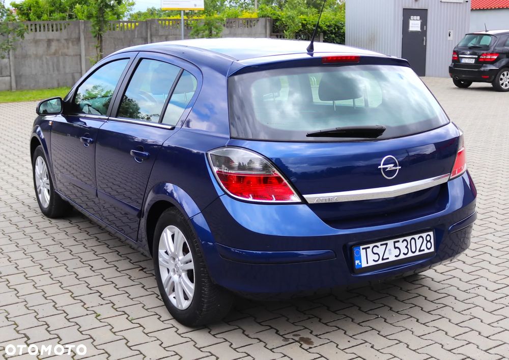 Opel Astra 1.6 Easytronic Innovation 110 Jahre - 8