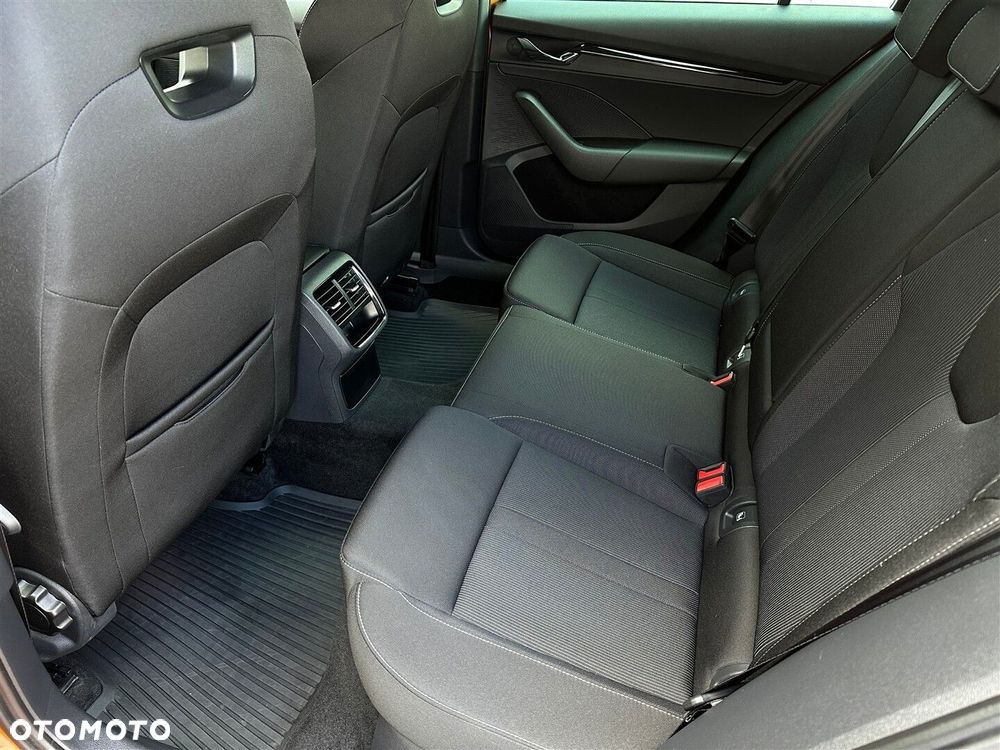 Skoda Octavia 2.0 TSI 4x4 Sportline DSG - 11