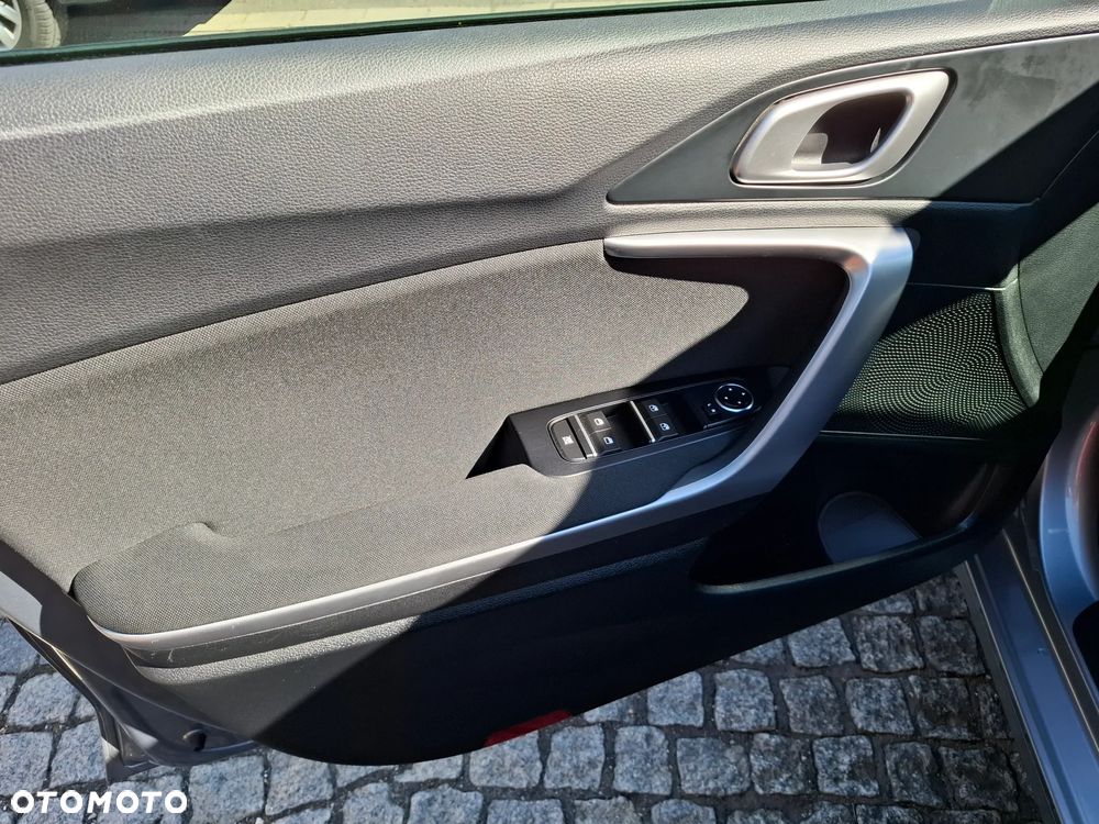 Kia Ceed 1.5 T-GDI M DCT - 33