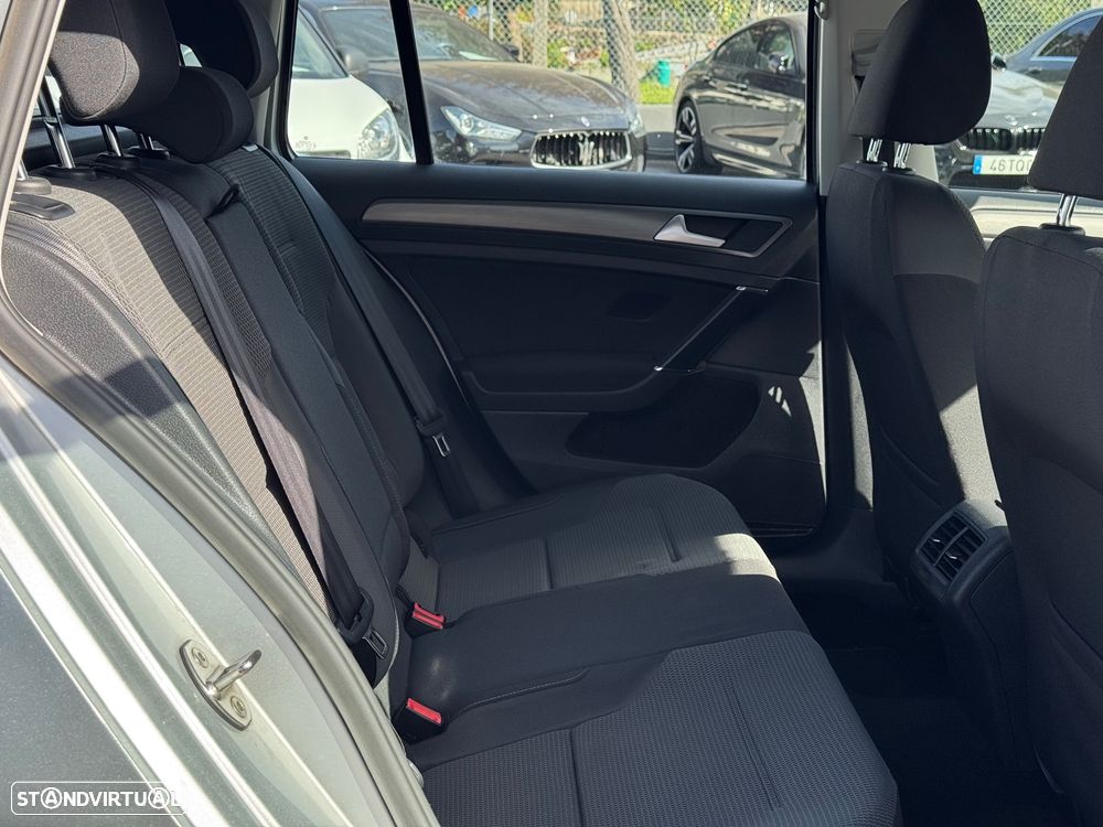 VW Golf Variant 1.2 TSi Confortline - 23