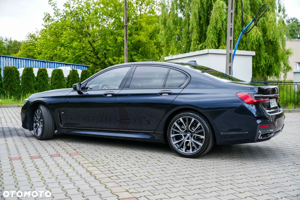 BMW Seria 7 740d xDrive mHEV - 8