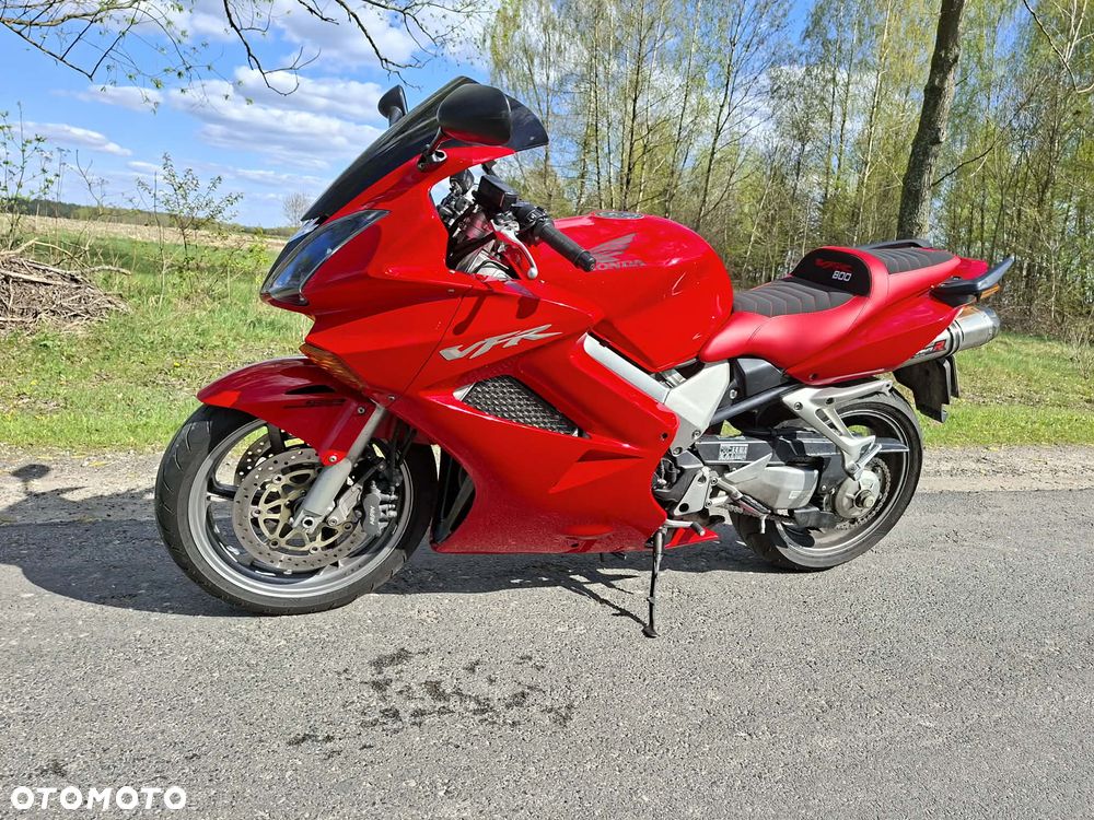 Honda VFR - 3