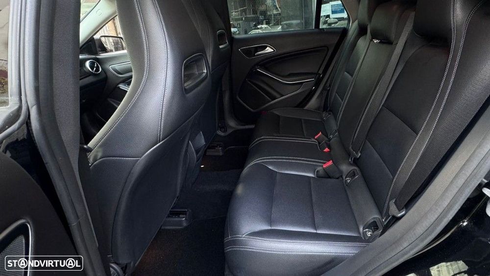 Mercedes-Benz CLA 180 d Shooting Brake - 15