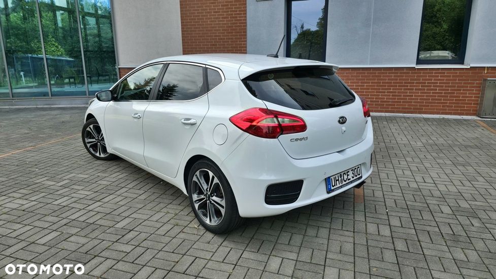 Kia Ceed 1.6 CRDi 136 ISG Spirit - 8