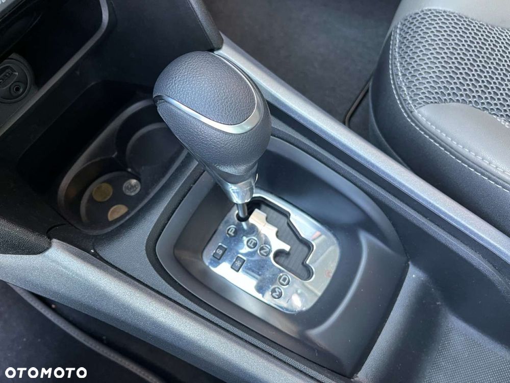 Peugeot 2008 1.2 Pure Tech GPF Allure S&S EAT6 - 18