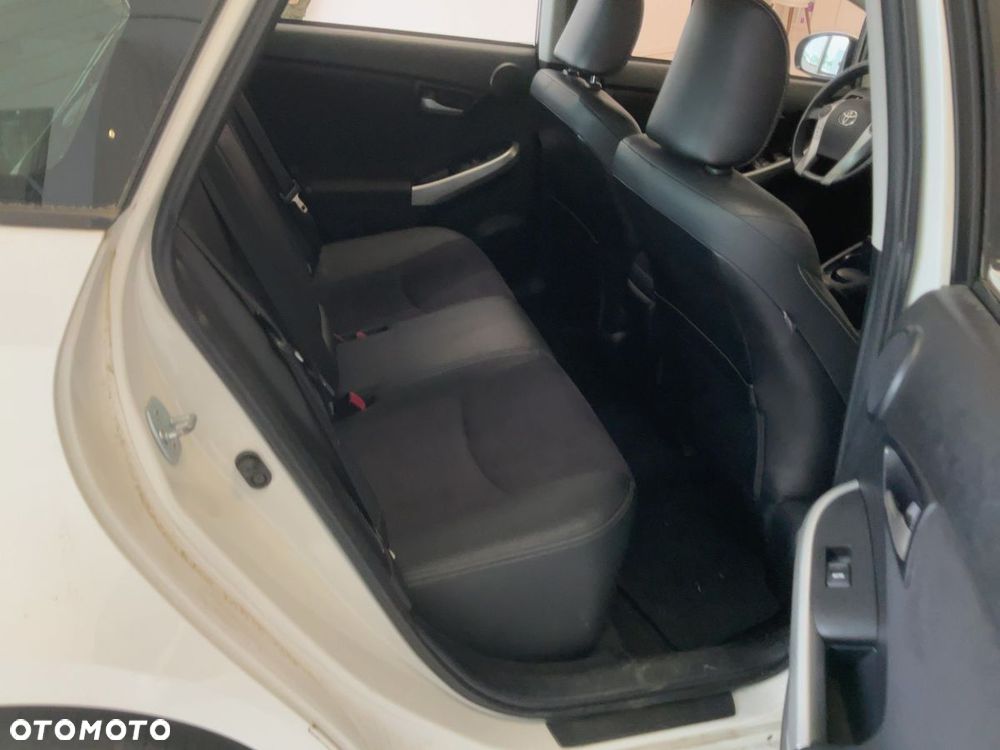 Toyota Prius (Hybrid) Executive - 7
