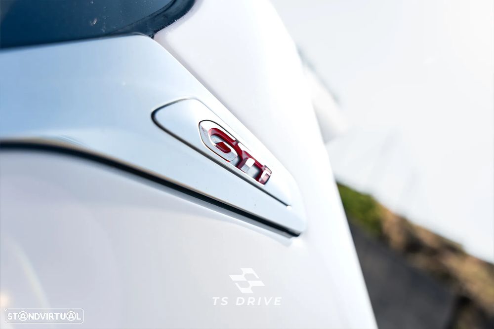 Peugeot 208 GTI 200 THP - 12