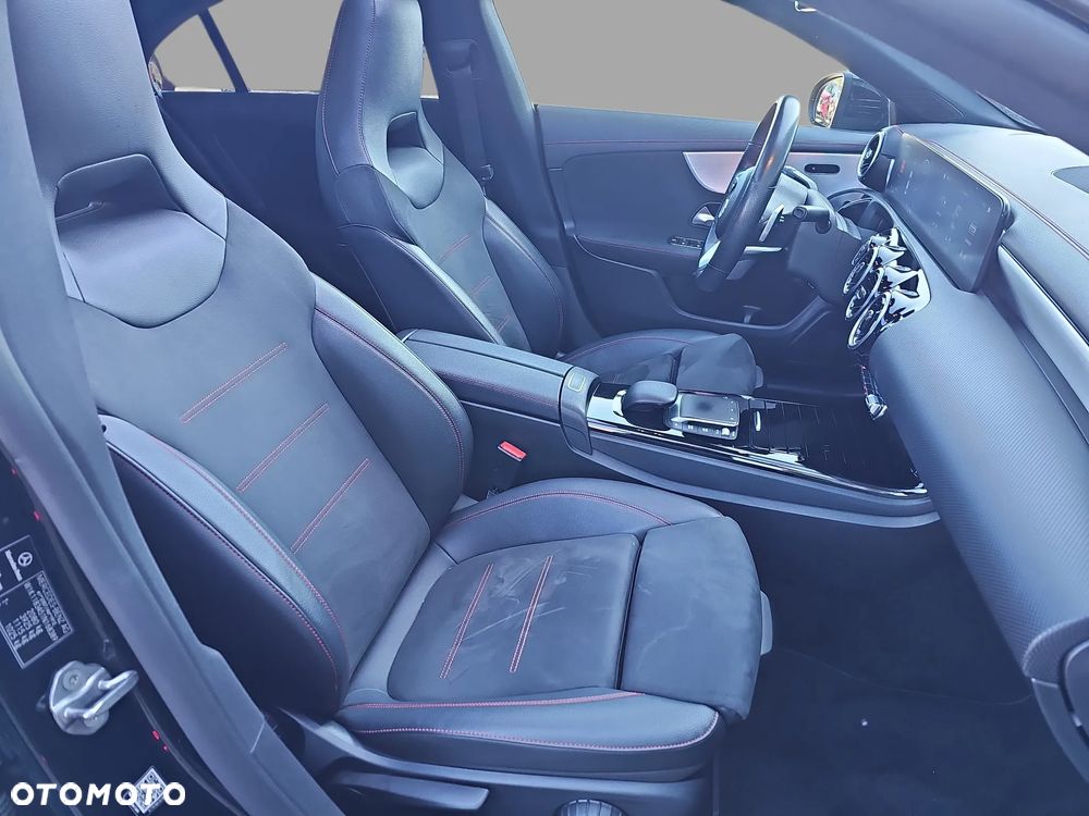 Mercedes-Benz CLA 220 AMG Line 7G-DCT - 14