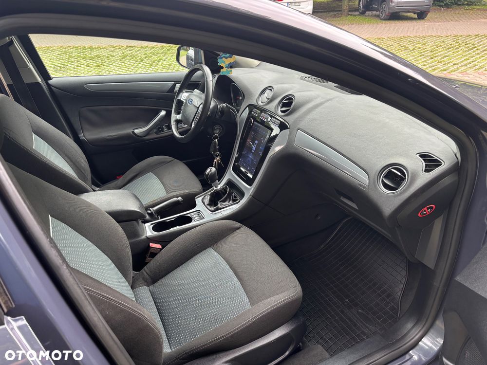 Ford Mondeo - 12