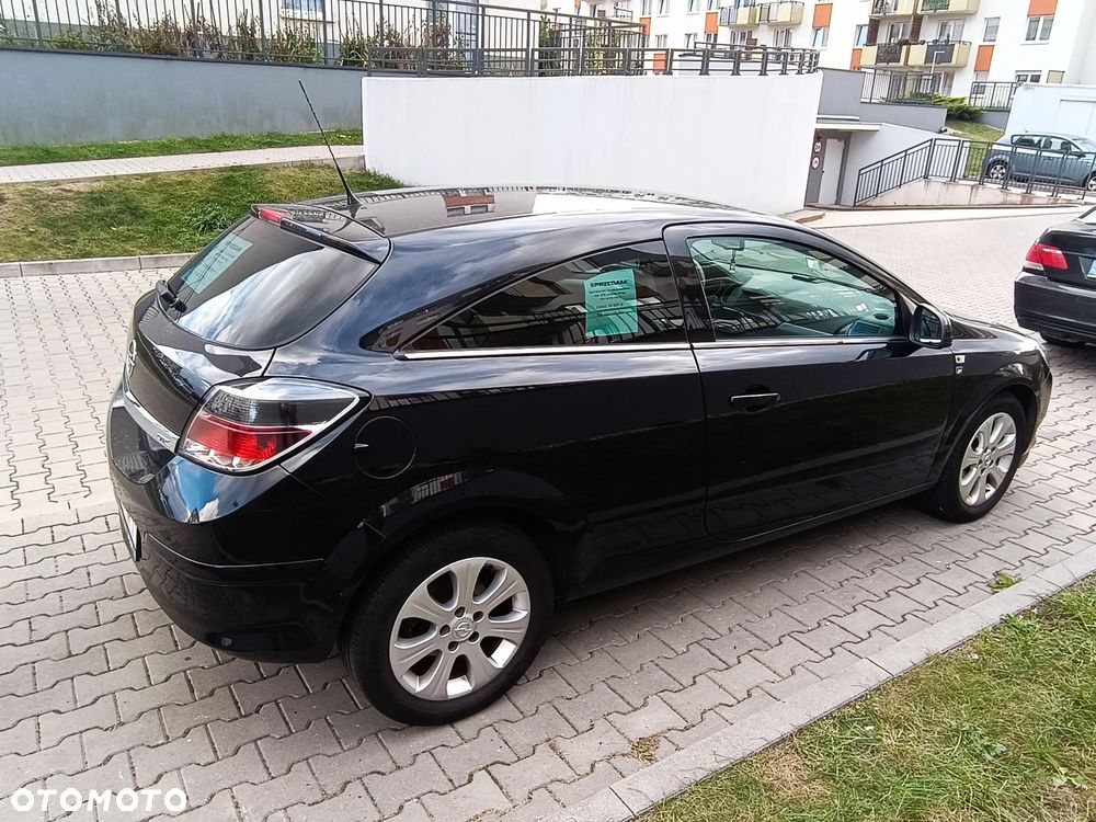 Opel Astra GTC 1.6 - 9