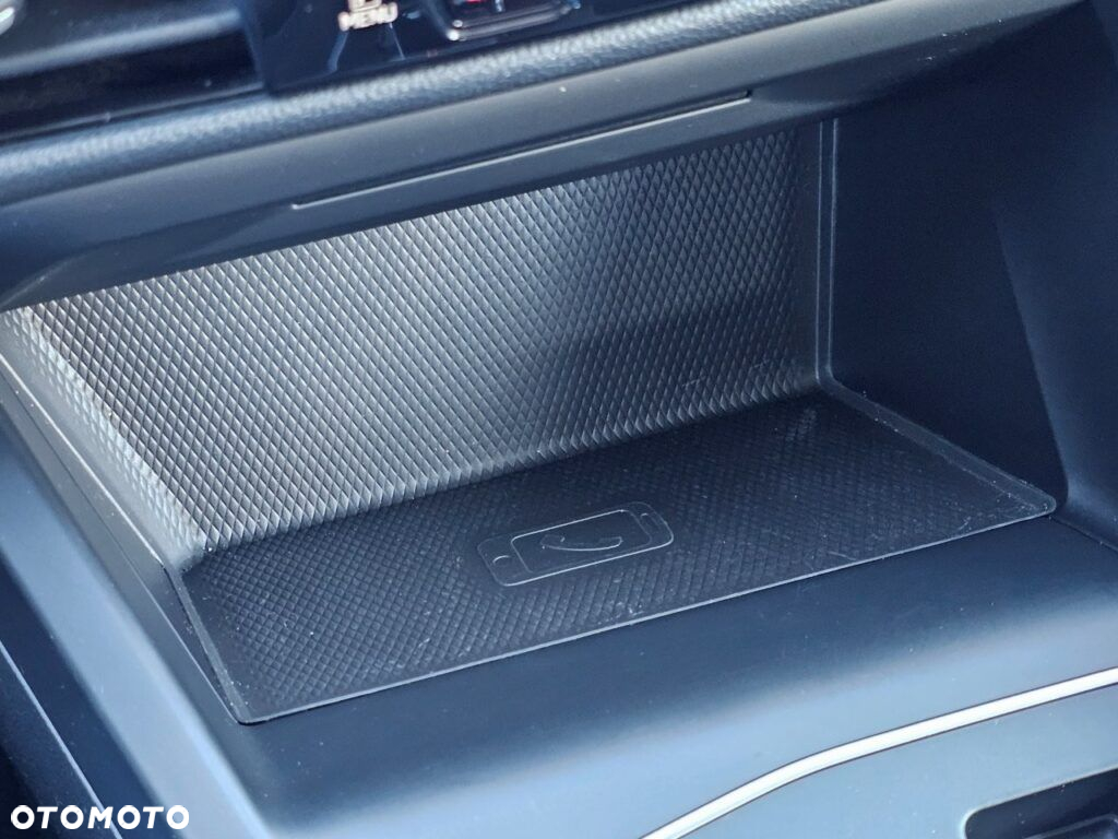 Volkswagen Golf VIII 2.0 TDI Life DSG - 20