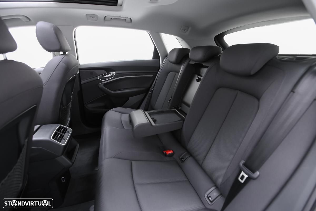 Audi e-tron 55 quattro - 11