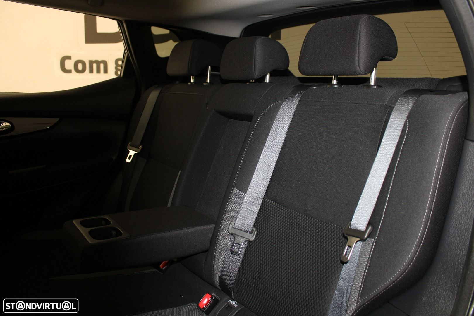 Nissan Qashqai 1.5 dCi N-Connecta - 27