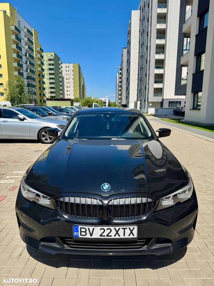 BMW Seria 3 2022 photo 2