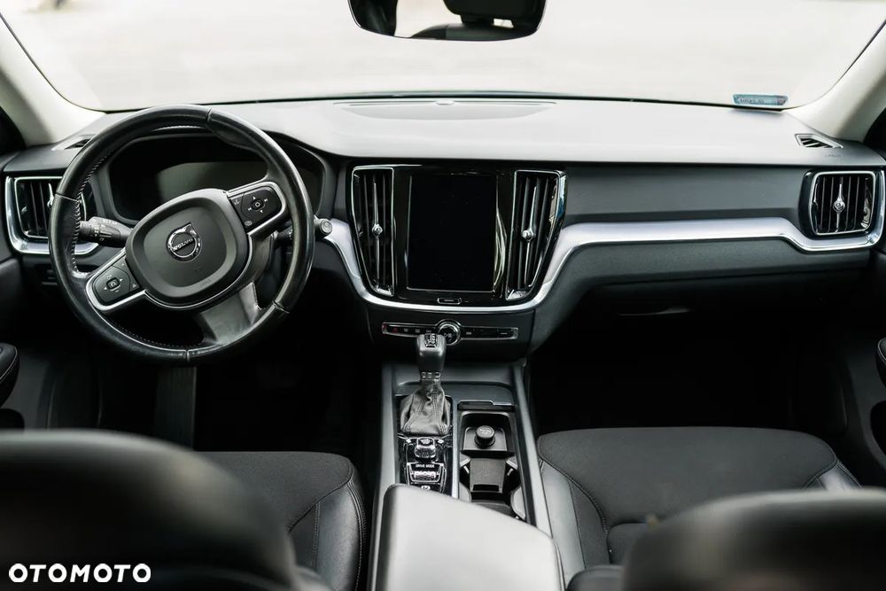 Volvo V60 D3 Momentum Pro - 12