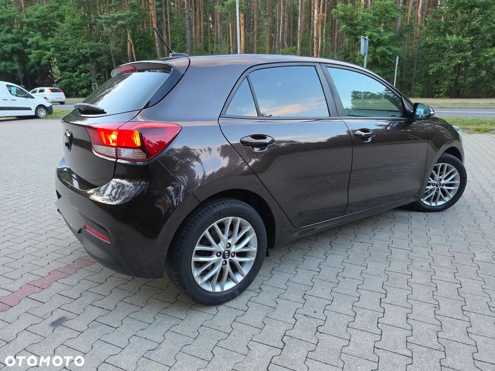 Kia Rio 1.2 Dream-Team Edition - 11