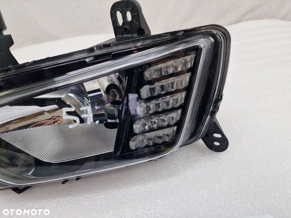 VW POLO VI 6 2G0 17- PRAWY LED / DRL HALOGEN , ŁADNY , NR 2G0941662 , NR AUKCJI LPP57 - 6