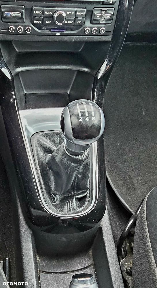 Citroën DS3 HDi 90 FAP SoChic - 25