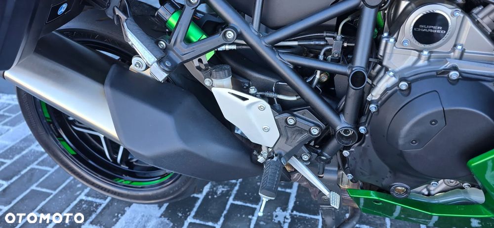 Kawasaki Ninja H2 SX - 13