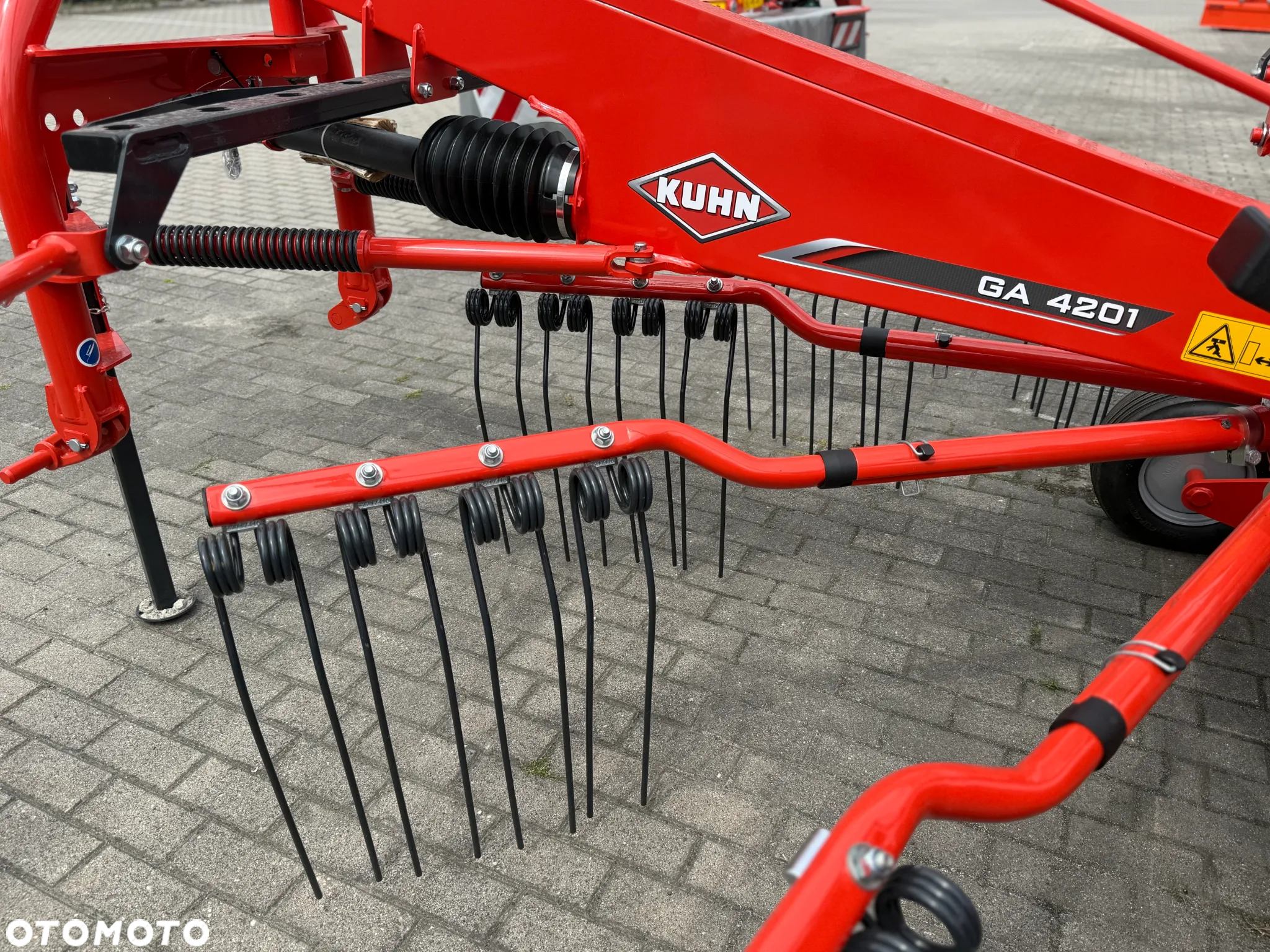 Kuhn Zgrabiarka jednokaruzelowa KUHN 4201 - 3