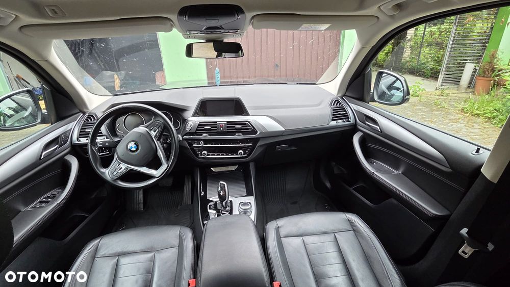 BMW X3 xDrive20i Advantage - 5