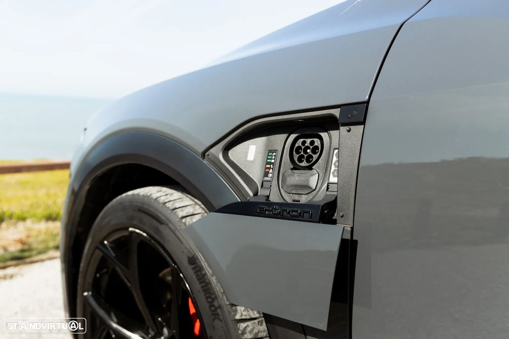 Audi Q8 e-Tron 55 quattro advanced - 7