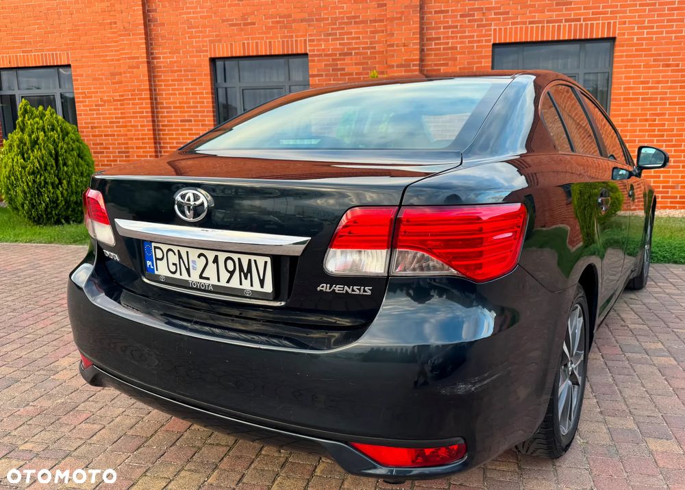 Toyota Avensis 1.6 Premium - 4