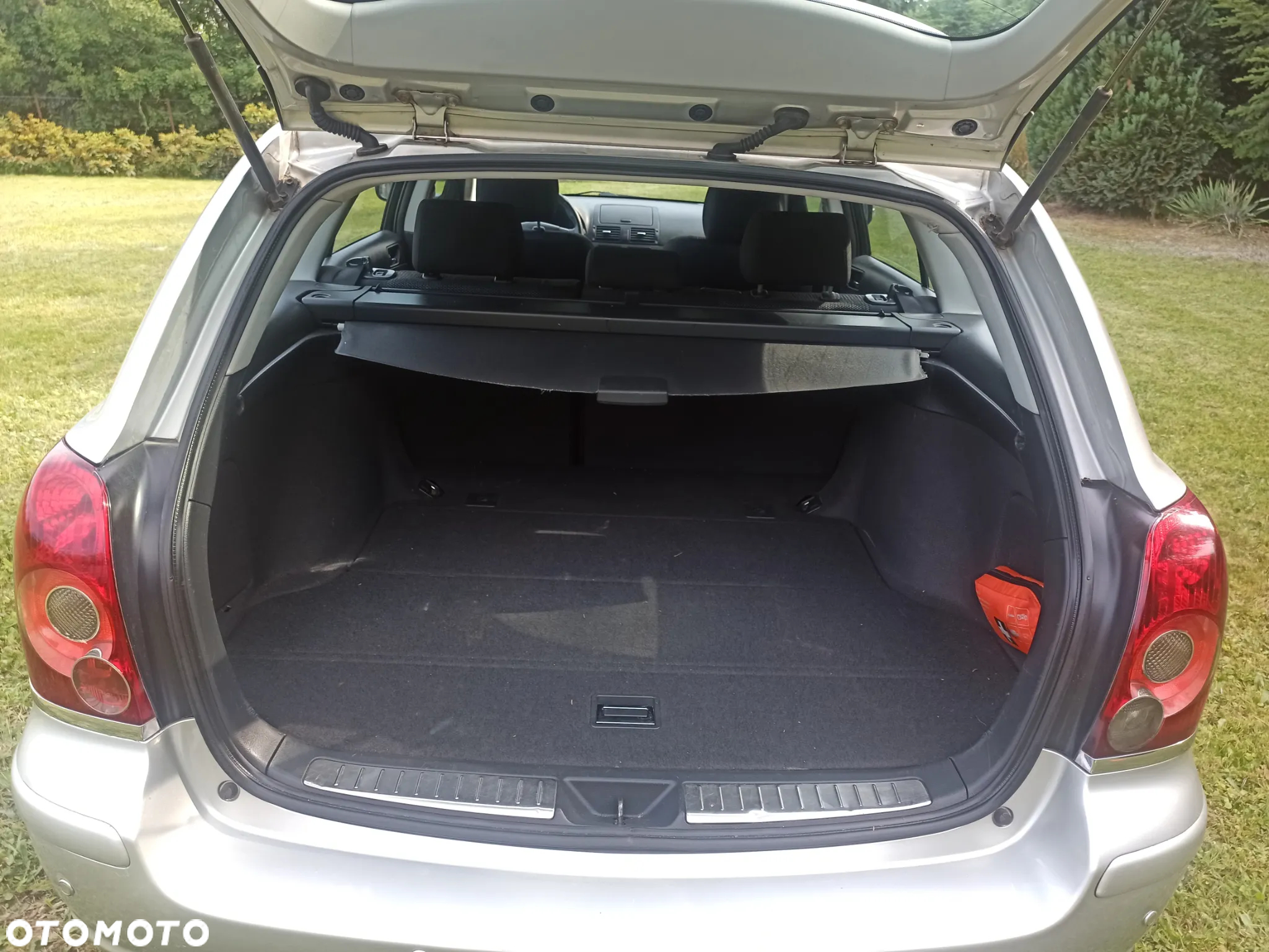 Toyota Avensis 2.0 D-4D Sol - 9
