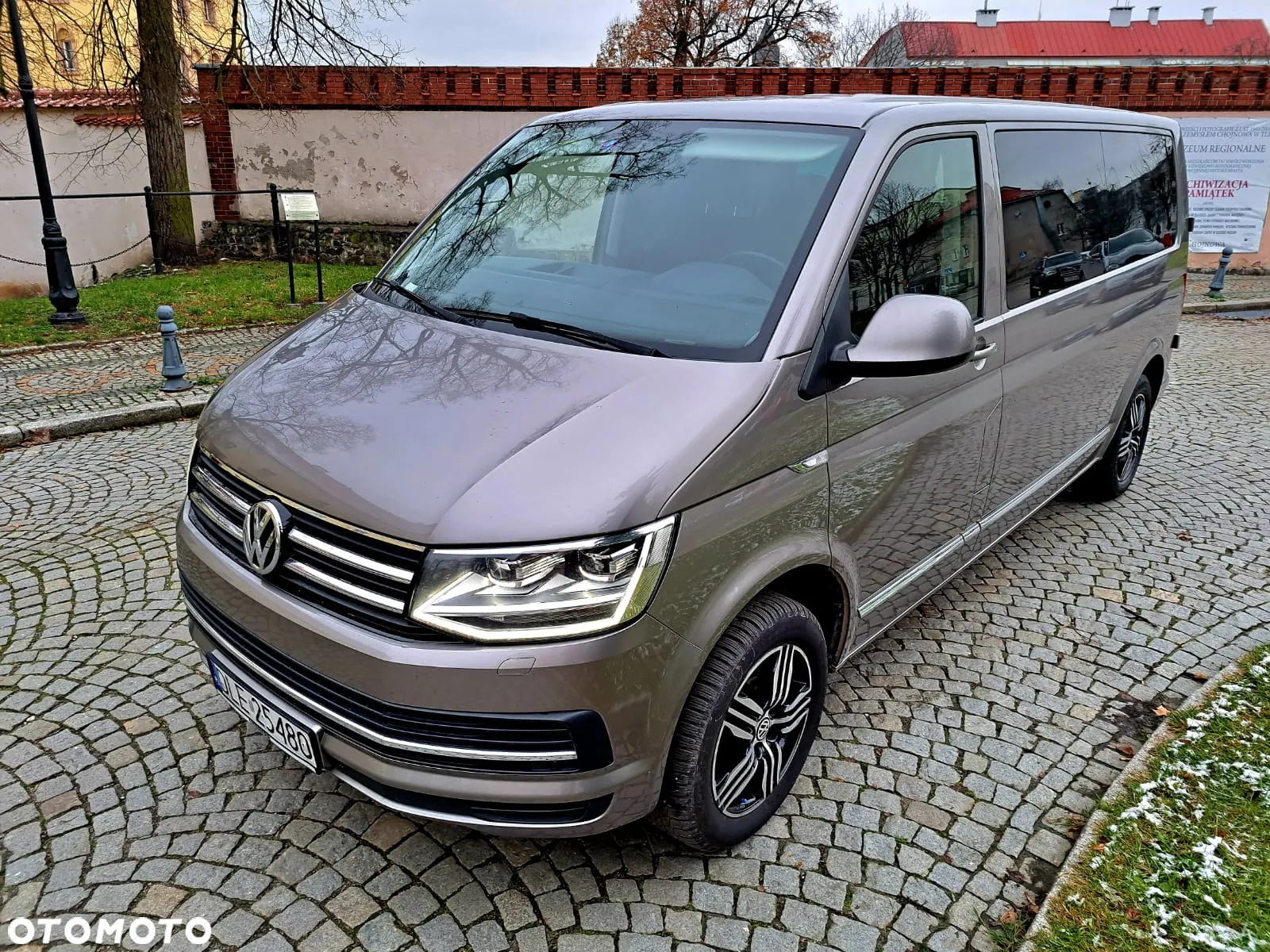 Volkswagen Caravelle - 2