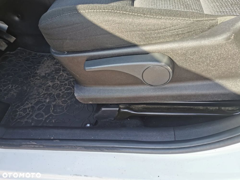 Hyundai ix20 1.4 Style blue - 11