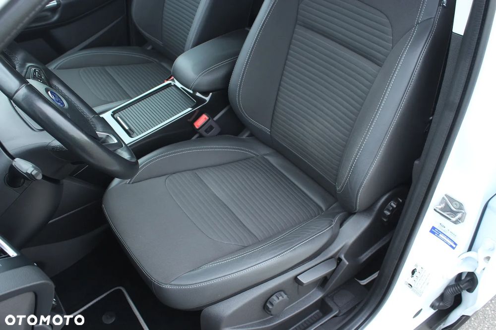 Ford Kuga 2.0 TDCi 4x2 Titanium - 30