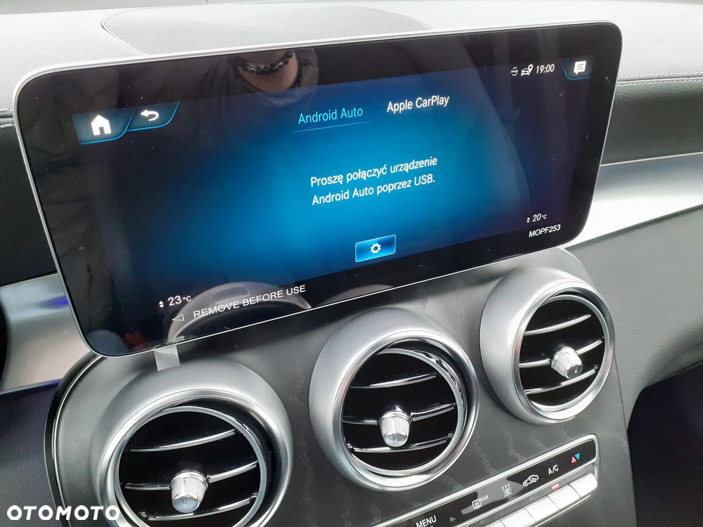 Mercedes-Benz GLC 300 d 4Matic 9G-TRONIC AMG Line Plus - 34