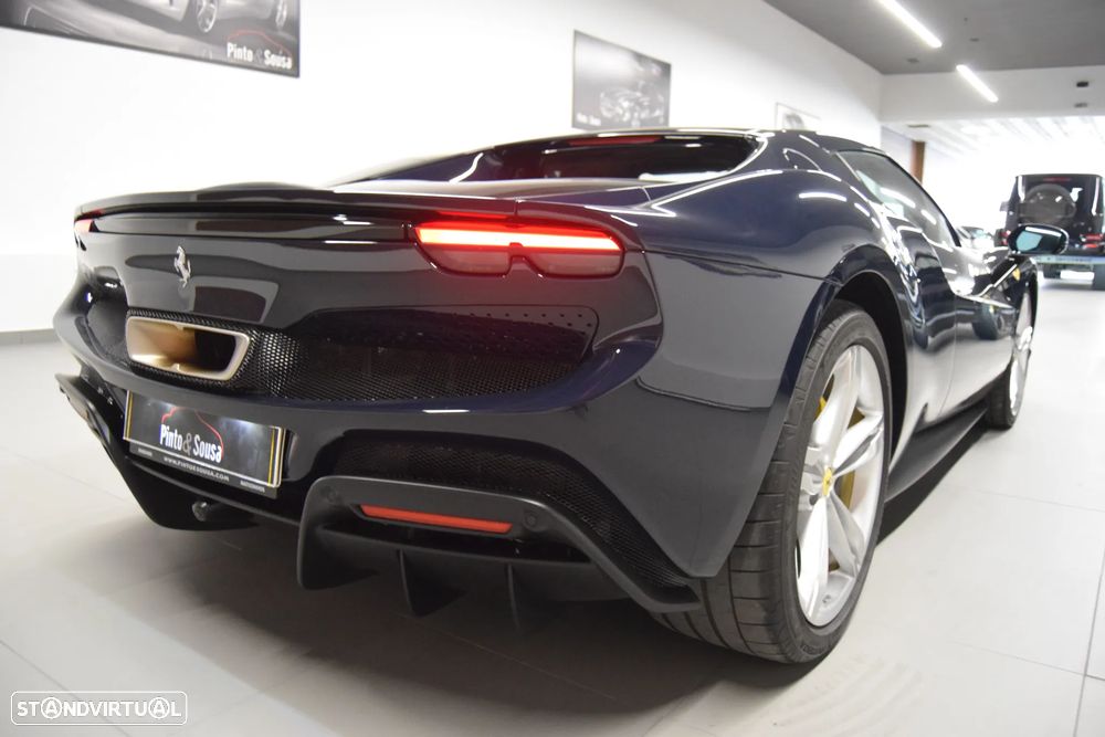 Ferrari 296 GTB Coupe - 17