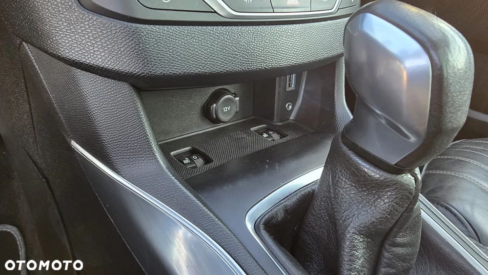 Peugeot 308 SW BlueHDi 150 EAT6 Stop & Start Allure - 22