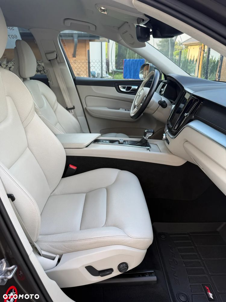 Volvo XC 60 D4 AWD Momentum - 20