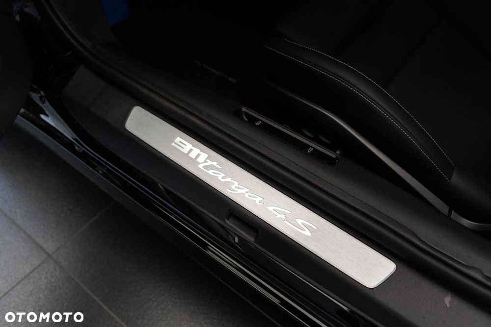 Porsche 911 Targa 4S - 32