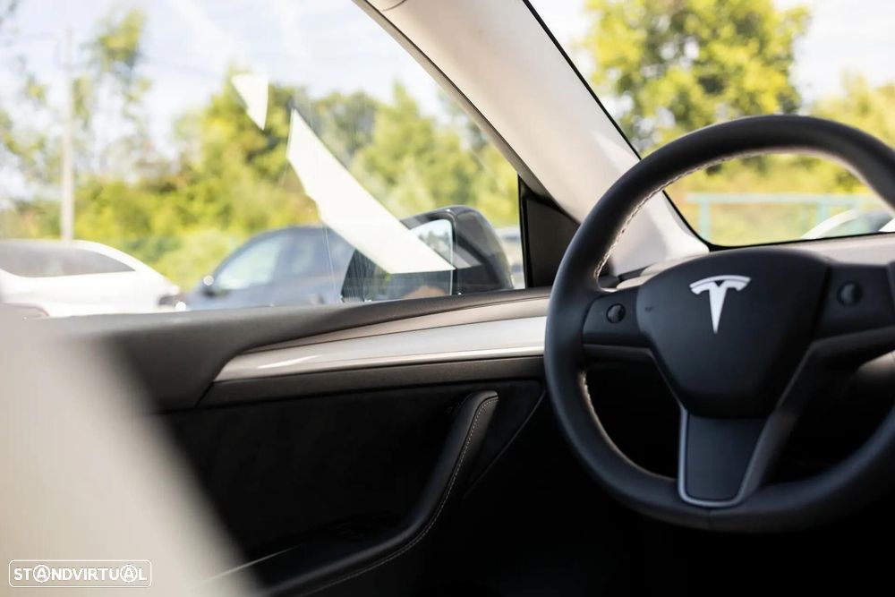 Tesla Model Y Standard - 18