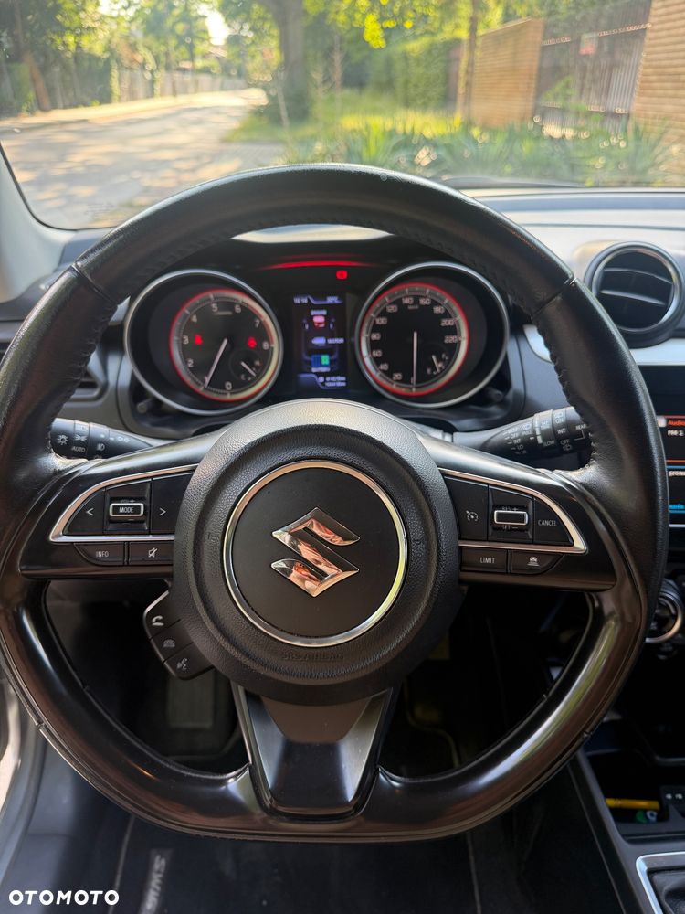 Suzuki Swift 1.0 T Premium Plus - 9