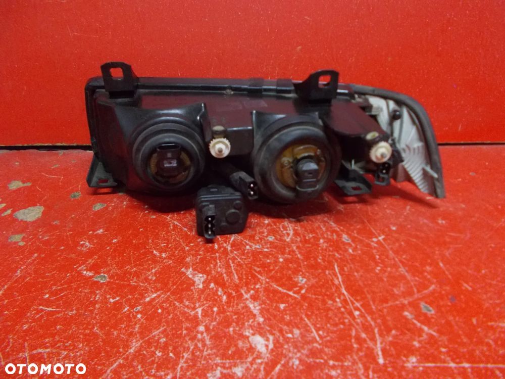 BMW E36 COMPACT LAMPA PRAWA - 2