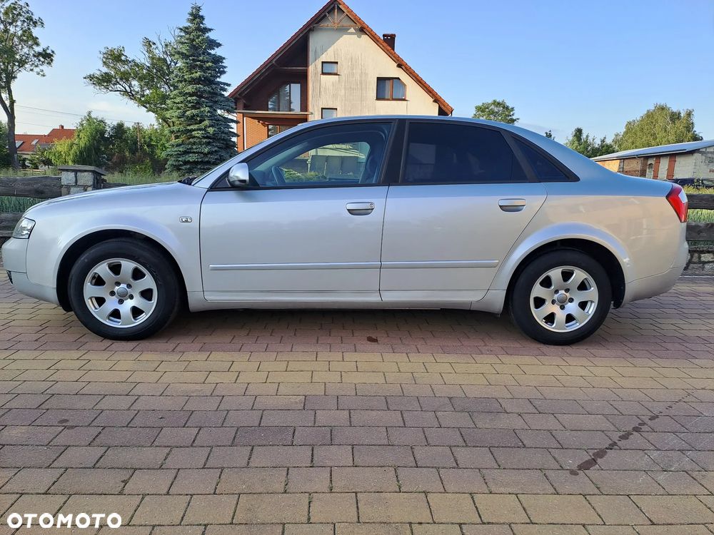 Audi A4 Limousine - 9