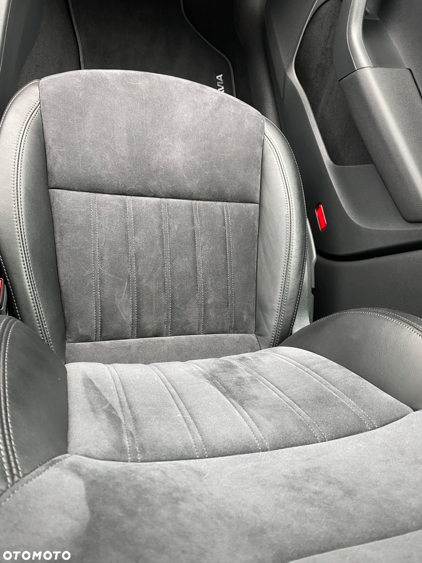 Skoda Octavia 1.6 TDI DSG Style - 22