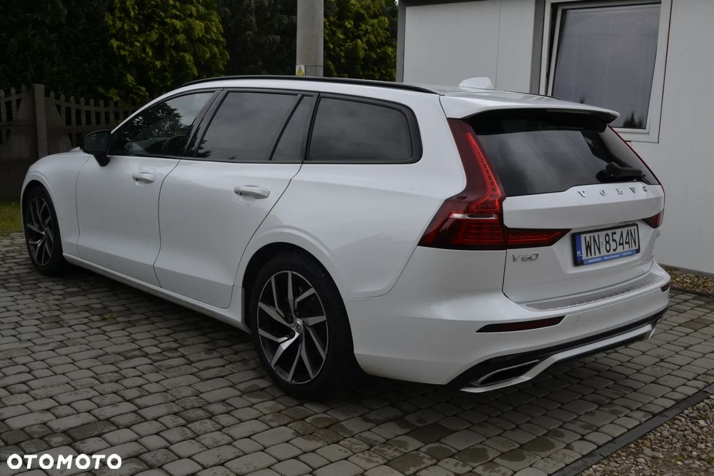 Volvo V60 B3 B R-Design - 22
