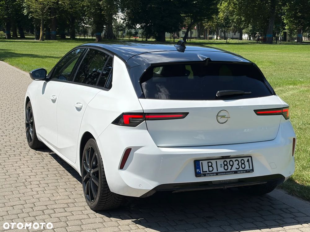 Opel Astra 1.2 Turbo Business Edition - 11