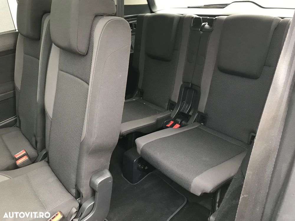 Volkswagen Touran 2.0 TDI SCR DSG Trendline - 33