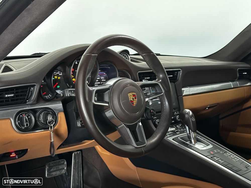 Porsche 911 Série F - 12