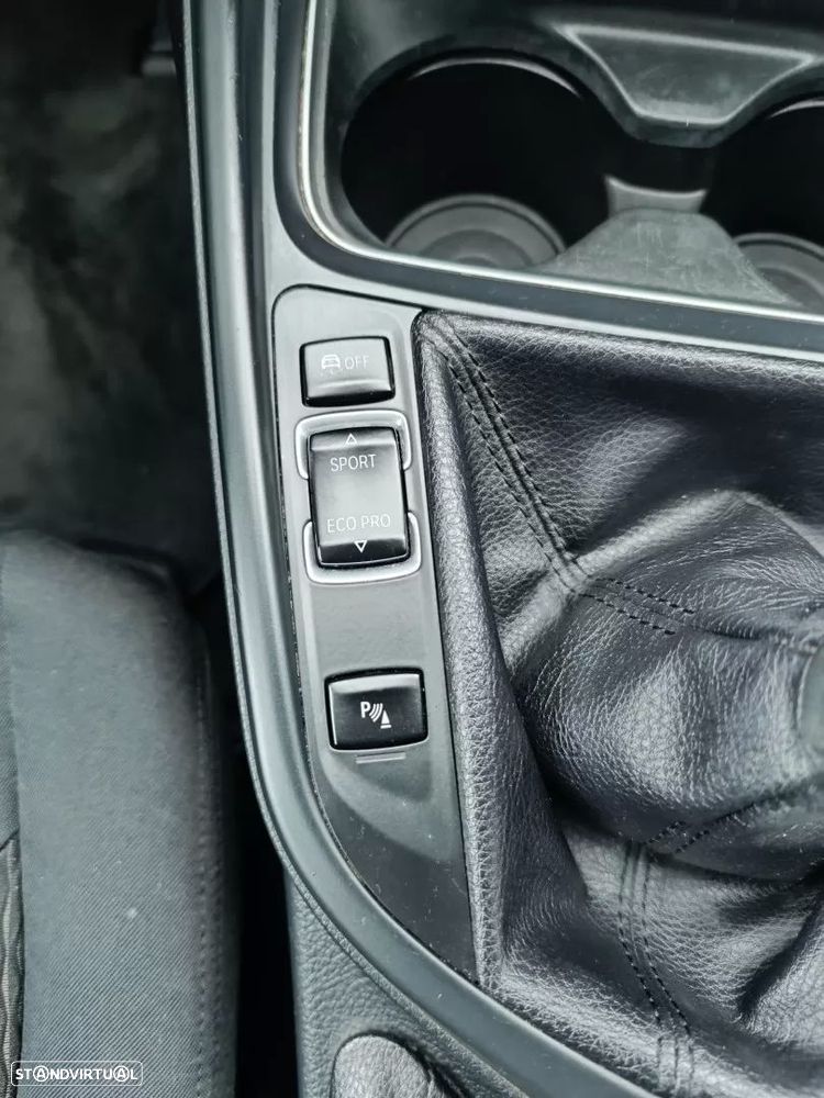 BMW 318 d Touring - 13