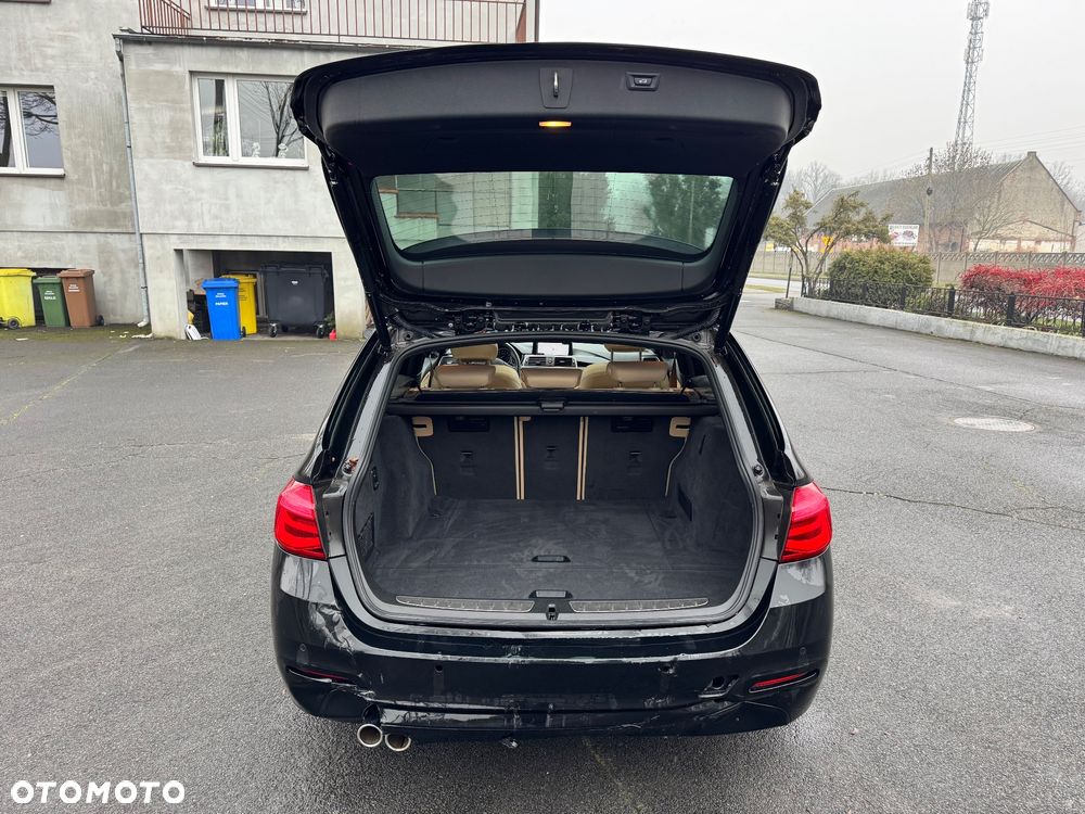 BMW Seria 3 320i Luxury Line - 12