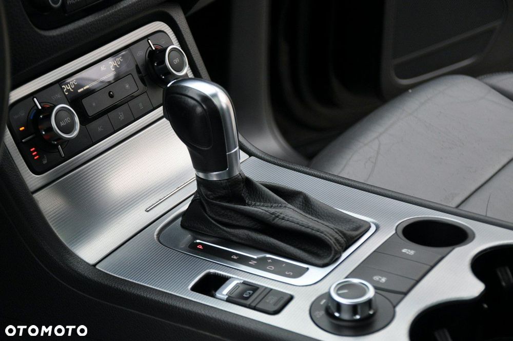 Volkswagen Touareg - 38